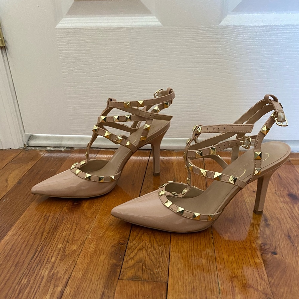 Jessica Simpson knock off Valentino’s